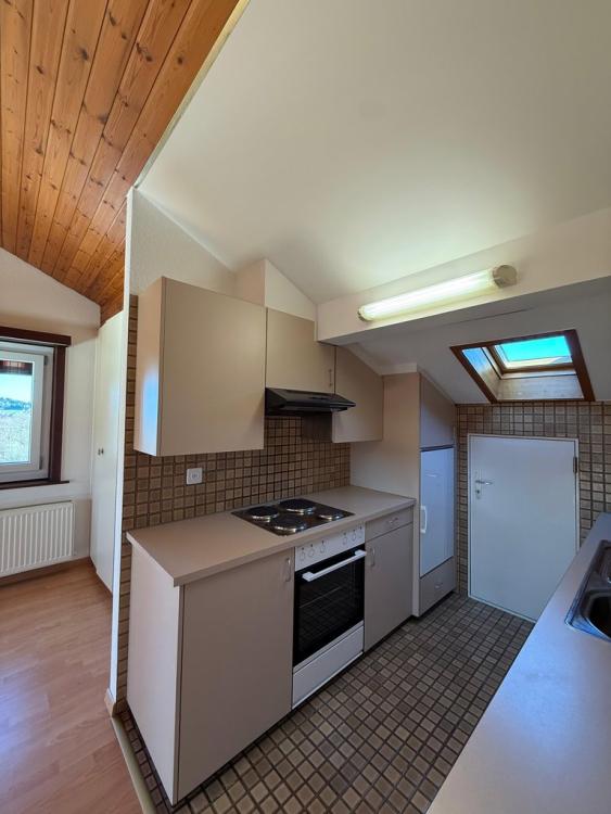 Gemütliche 2.5-Dachzimmerwohnung im 3. Stock