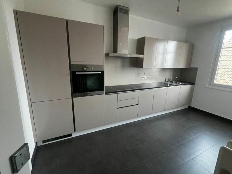 Magnifique appartement de 6 pièces au dernier étage d'un immeuble de caractère - Rue Edouard-Desor 3 à Neuchâtel