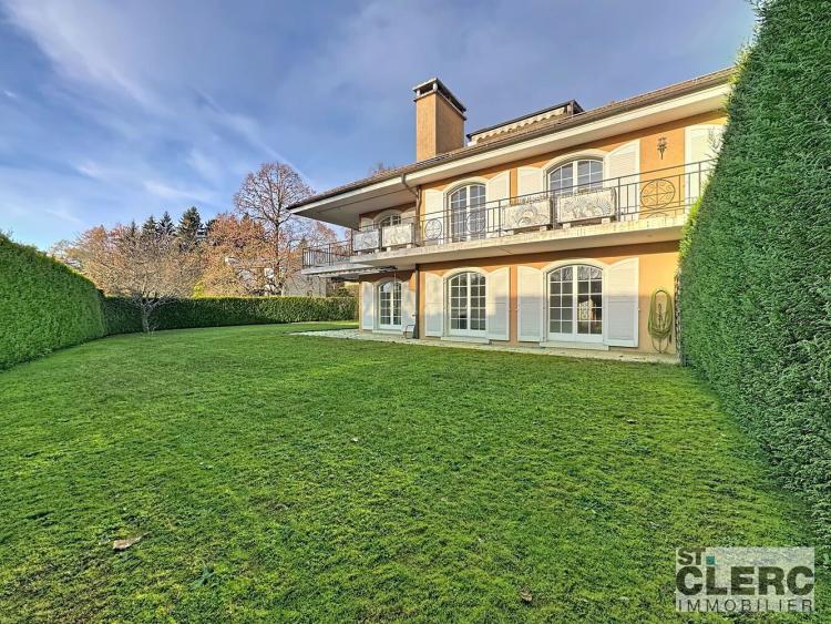 Bel appartement de 7 pièces avec jardin privatif