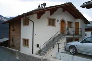 schöne 4.5 Zimmerwohnung in stilvoll renoviertem Walliserhaus