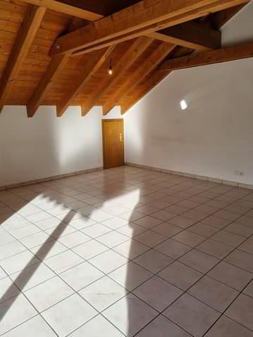 Magnifique attique 3 pièces en duplex de 107 m2 avec sans ascenseur