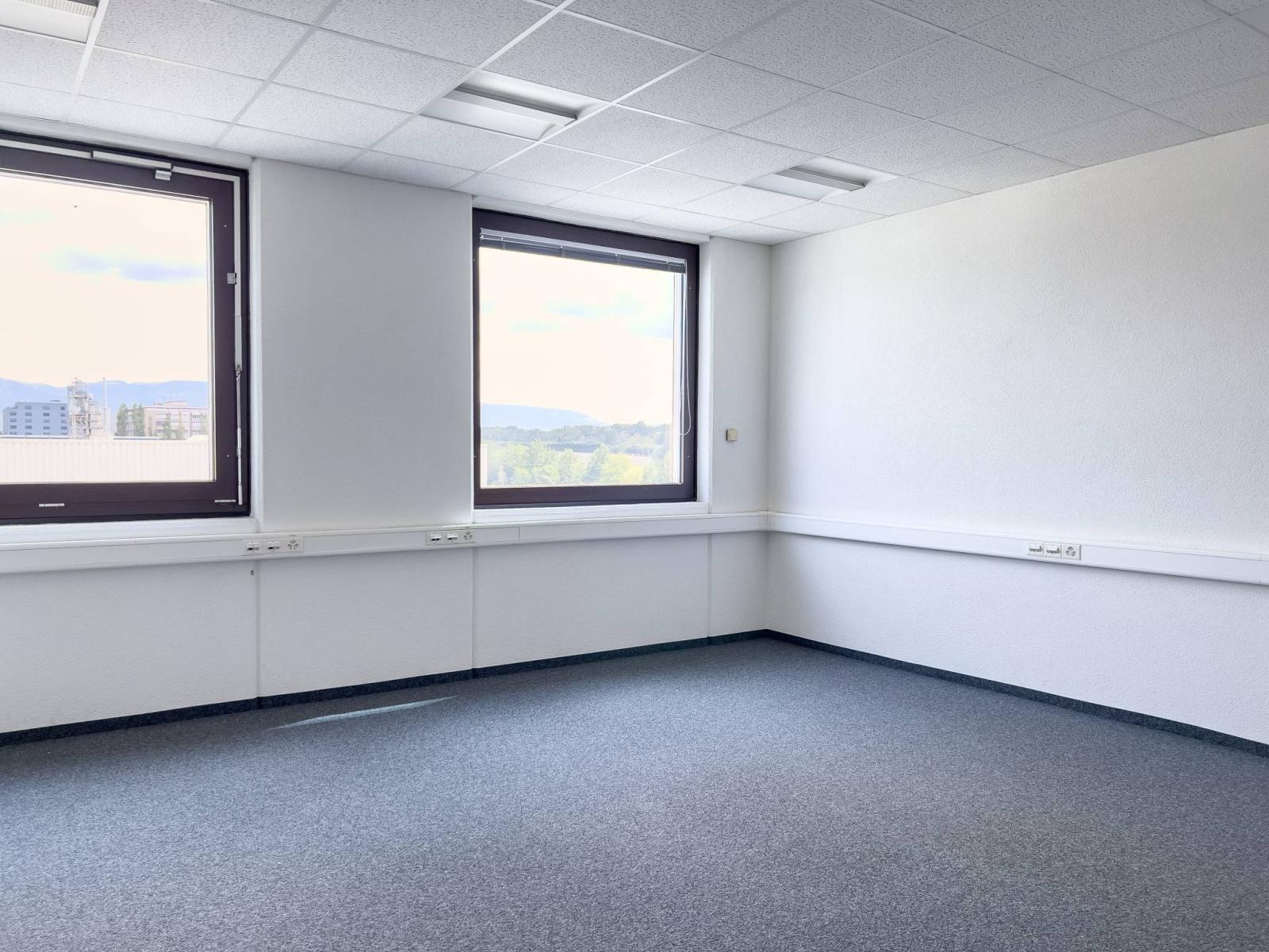 Bureaux, locaux administratifs de 381m2 à louer à Satigny