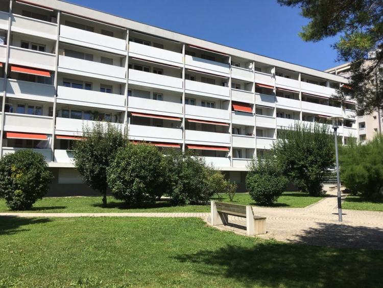 Joli logement dans un quartier verdoyant
