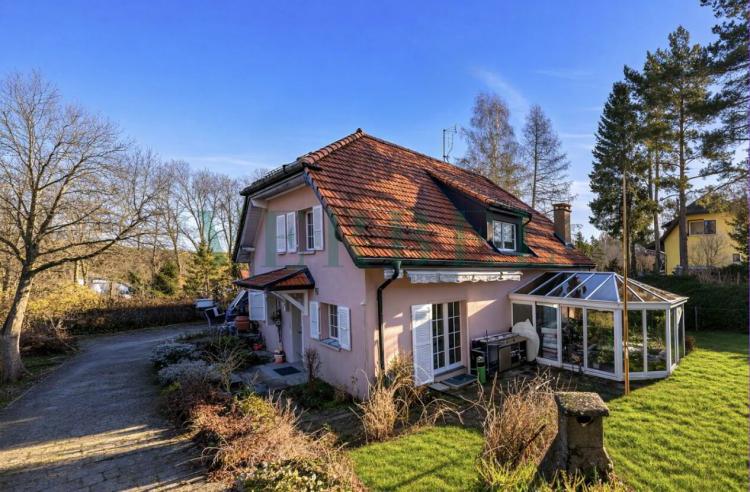 Maison au calme avec du potentiel, idéal pour une famille