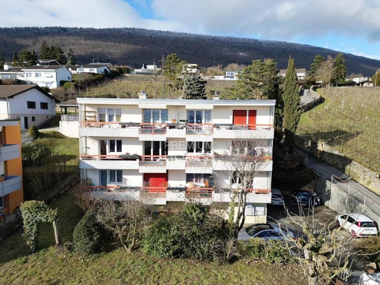 House for sale in Saint-Blaise, Switzerland