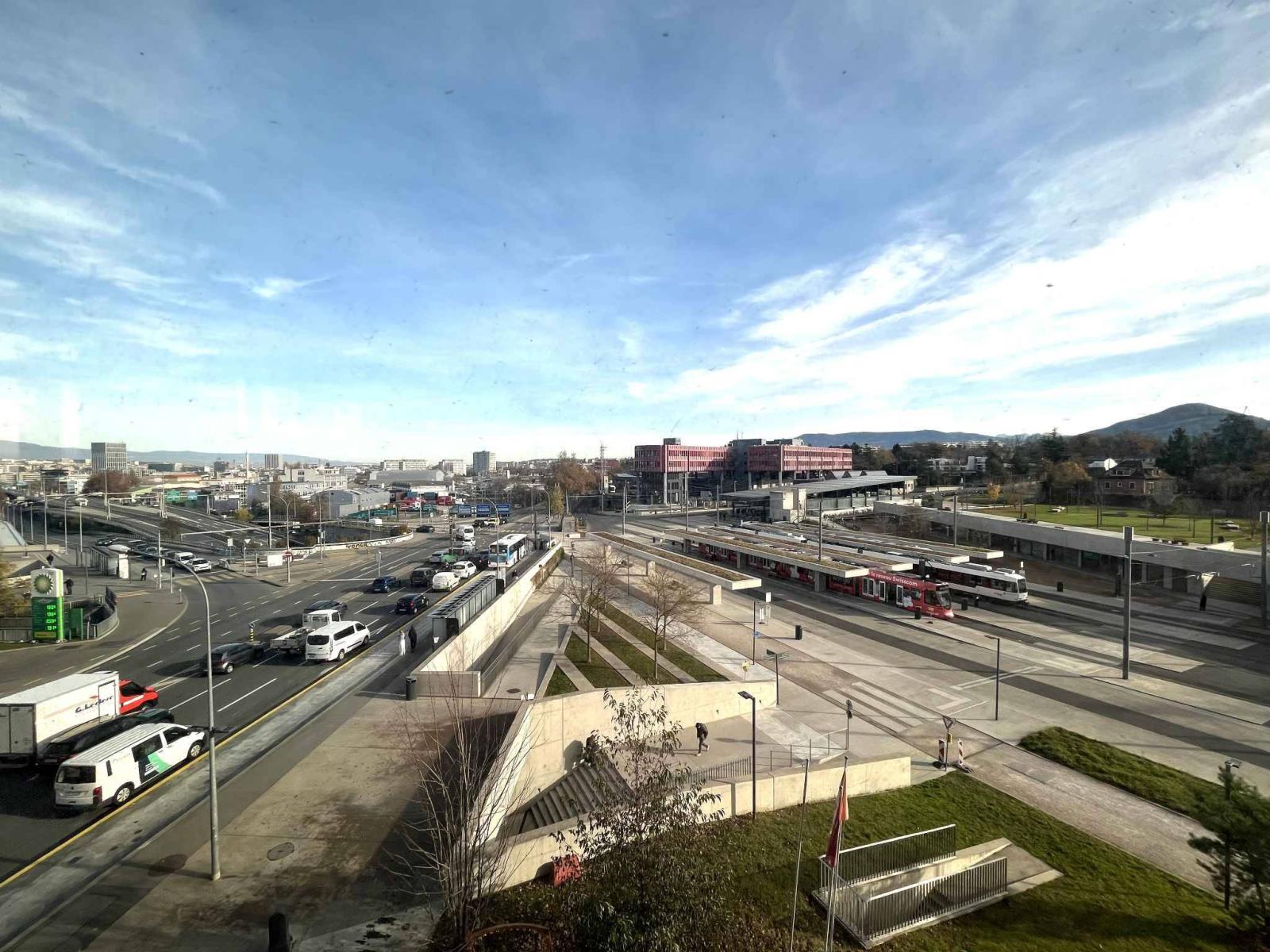 Bureaux modernes et lumineux – 310 m² Gare de Lancy Bachet