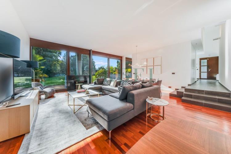 Villa d'architecte dans un quartier prestigieux