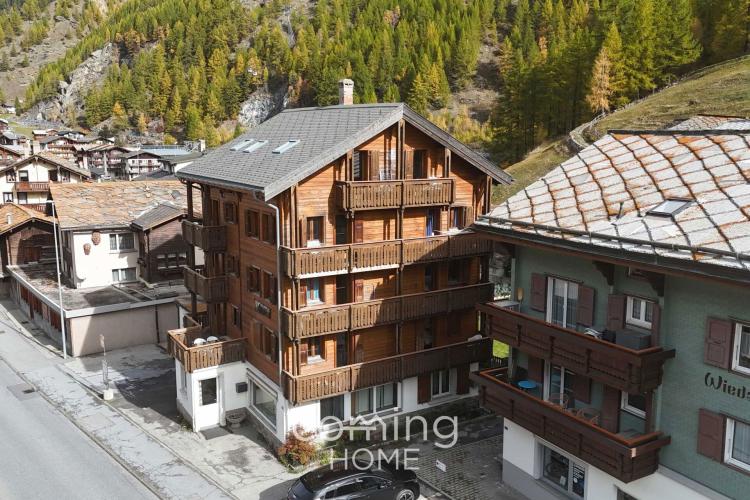 Mehrfamilienhaus in Saas-Grund - fünf 3.5-Zimmer-Wohnungen mit Balkon und Bergpanorama