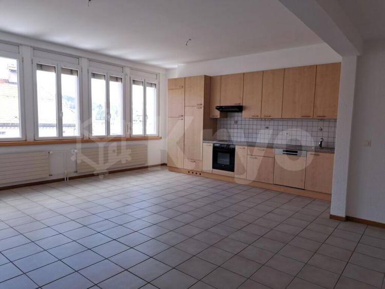 APPARTEMENT DE 3 PIECES SOUS LES TOITS
