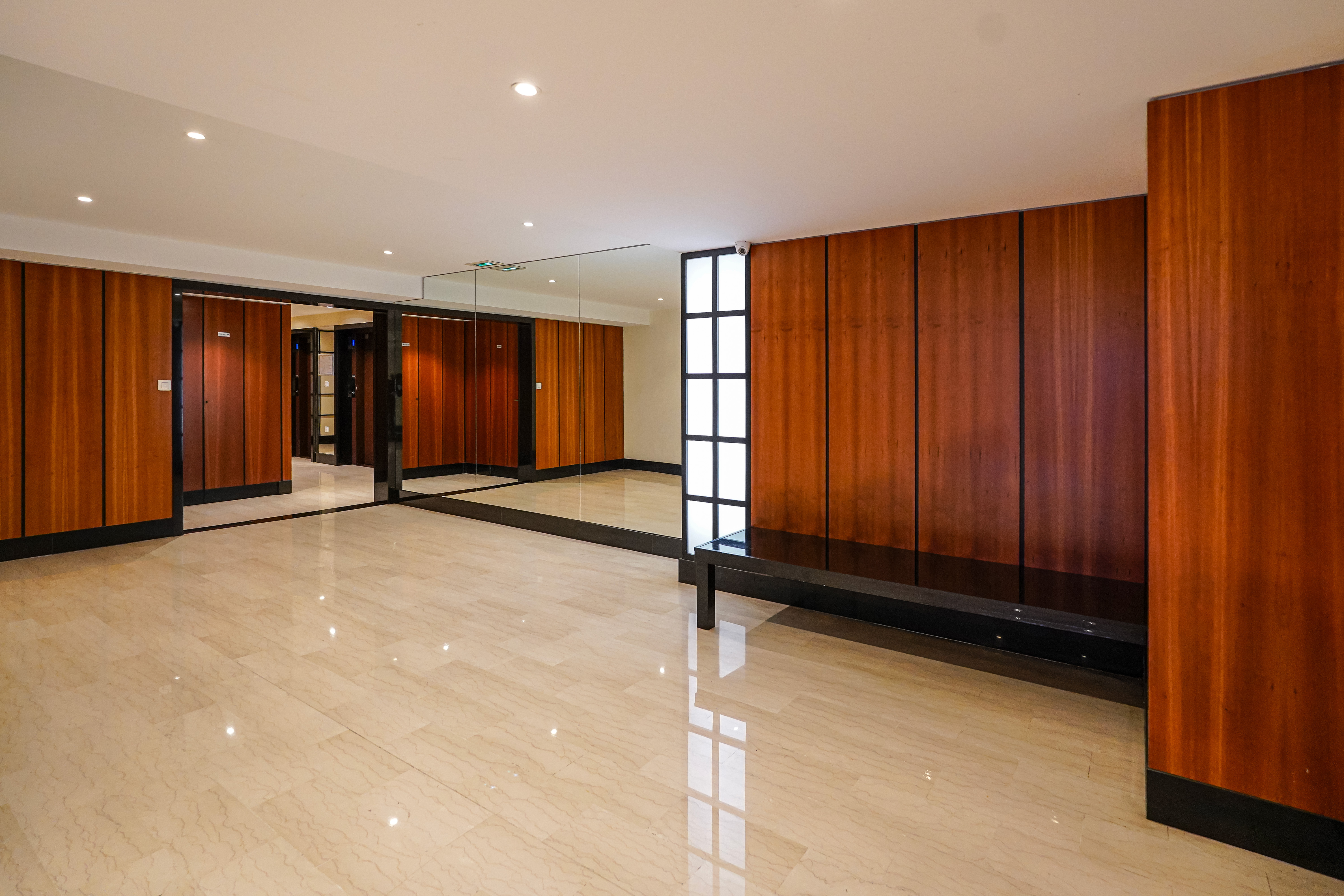 Fpwfl_hall-immeuble-titien-1770223022.jpg