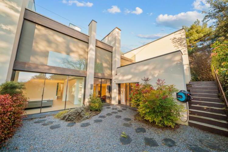 Superbe maison de ville avec jardin et piscine au coeur de Chailly