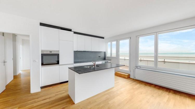 Magnifique appartement de 4.5 pièces avec vue sur le lac !