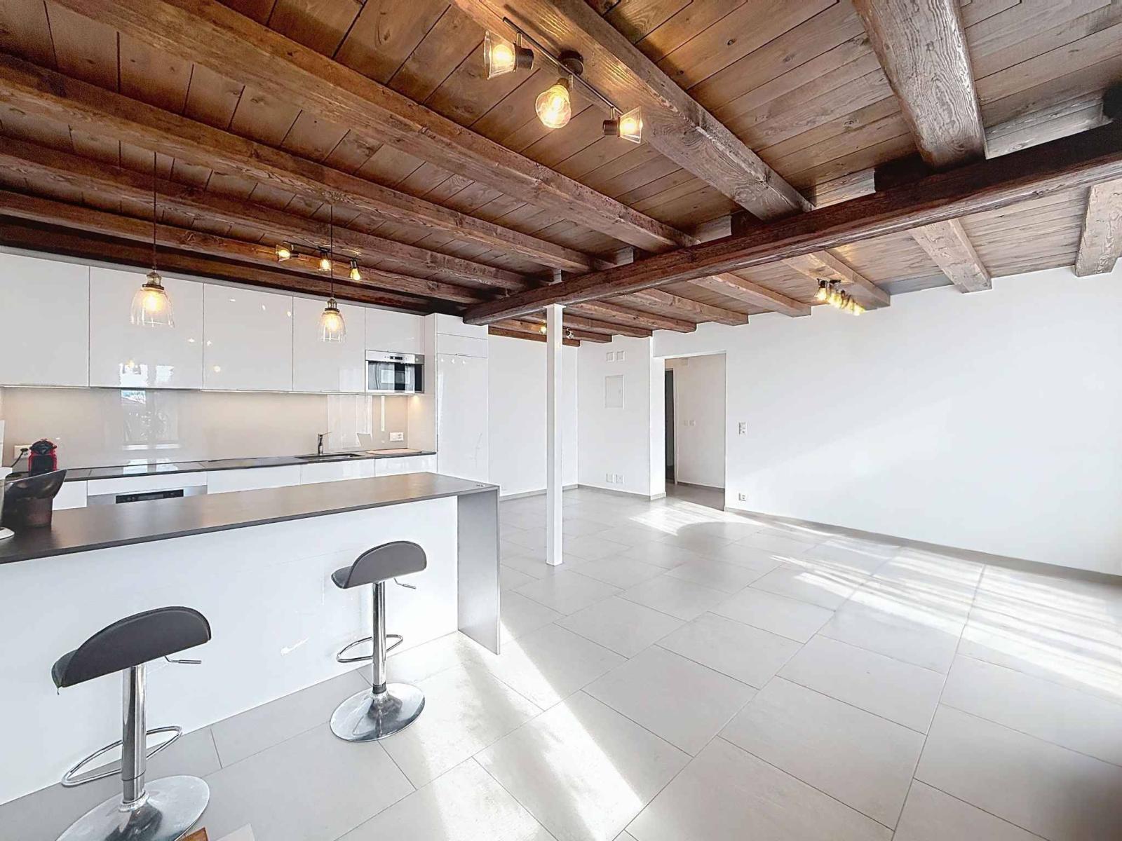 Magnifique maison villageoise rénovée avec charme, volumes et vue sur les Alpes