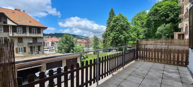 SPACIEUX AVEC UNE GRANDE TERRASSE
