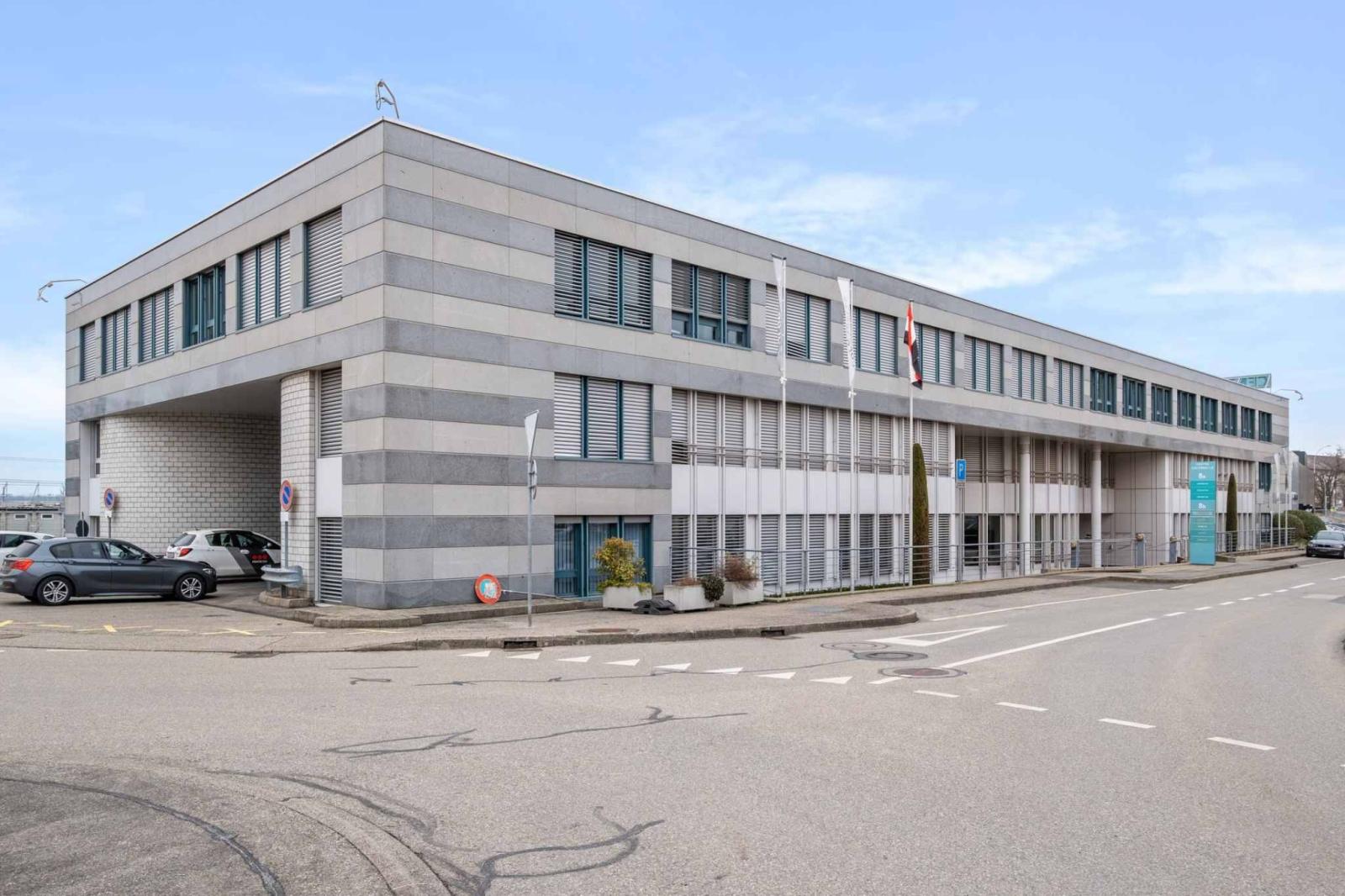 Bureaux de 78 m2 lumineux à proximité de l'aéroport et de la Place des Nations