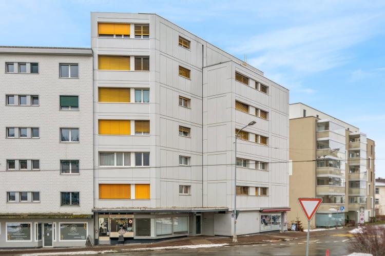 4 Zimmer renoviert mit außergewöhnlicher Aussicht – La Chaux-de-Fonds
