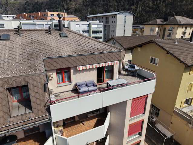 Grosszügige Attikawohnung mit Privatlift und sonniger Terrasse in...
