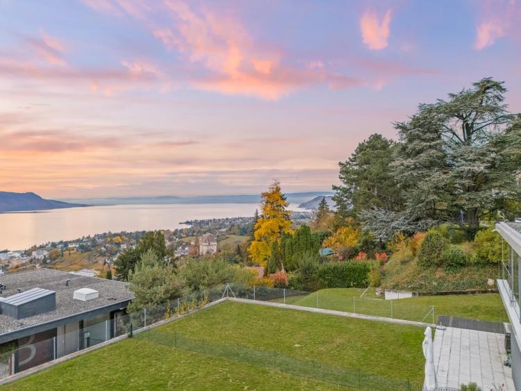 Apartment for sale in Riviera-Pays-d'Enhaut District, Switzerland