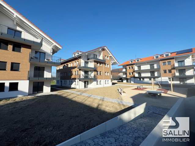 Appartement neuf de 3œ pces au 2ème étage avec pl. de parc intérieure