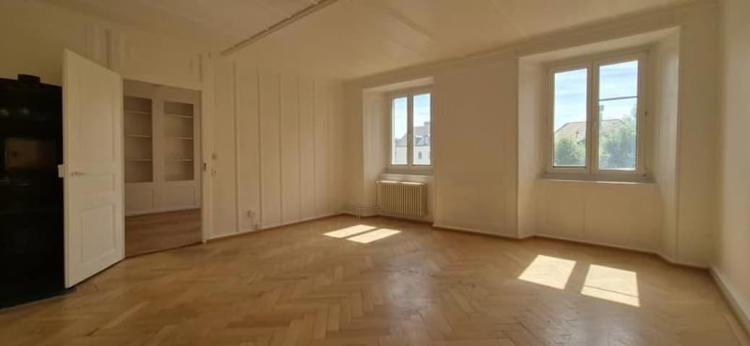 Bel Appartement de 3 Pièces à La Chaux-De-Fonds