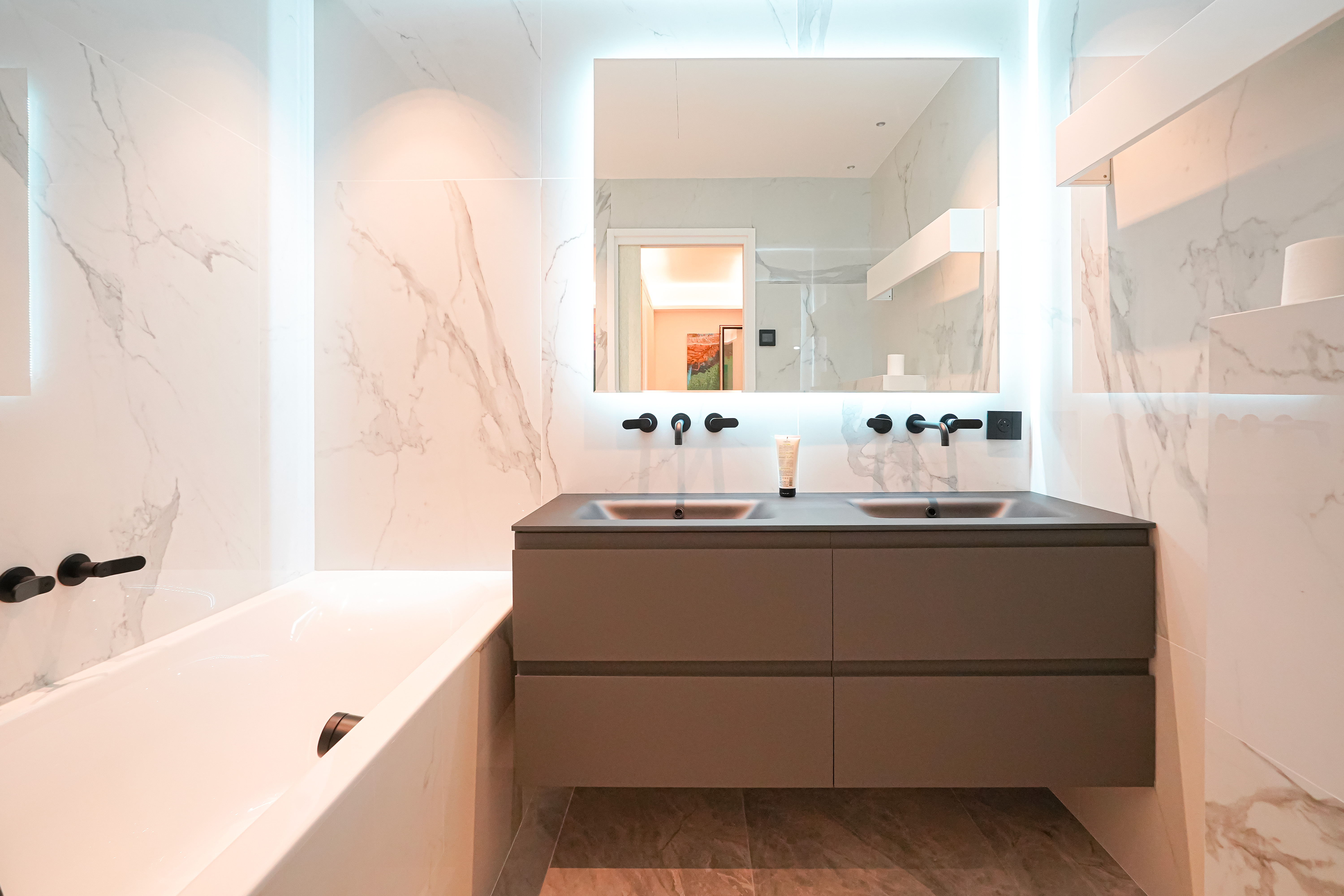 Ger9W_sdb-chambre-fontvieille-barnes-valeri-agency-monaco-1778495782.jpg