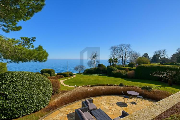 ULTRA EXCLUSIVE AVEC PLAGE ET PONTON PRIVÉS