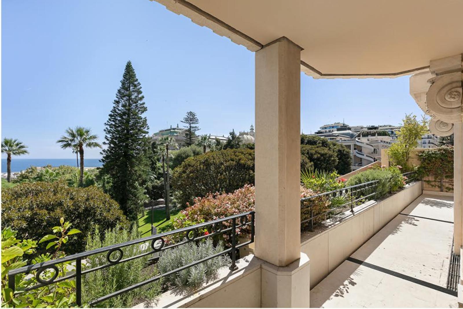 Résidence du Métropole – Élégant appartement de prestige de 3 chambres au cœur du Carré d’Or