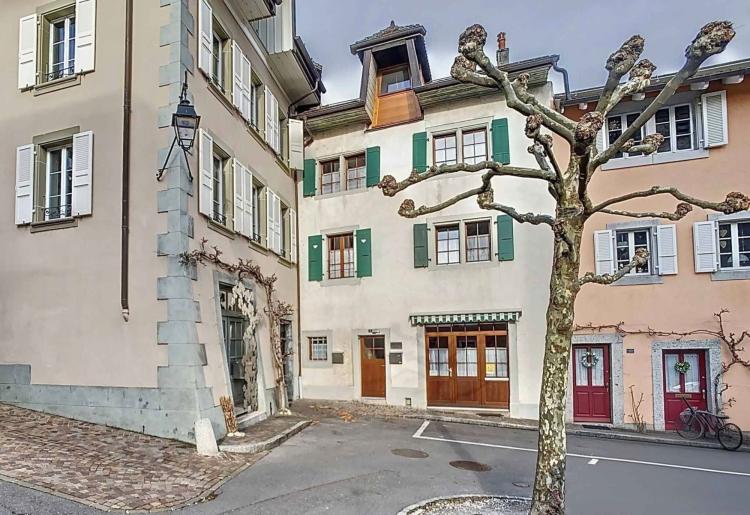Maison vigneronne du XVIIème au cur du village de Cully