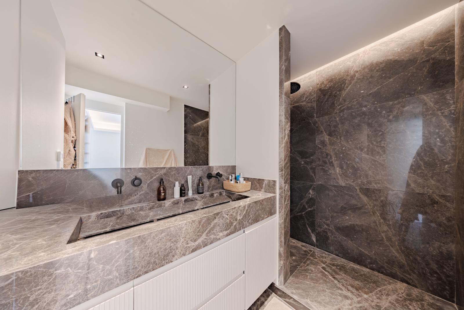 MAGNIFIQUE 2 PIECES VUE MER RENOVE
