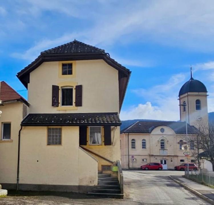 House for sale in Val-de-Travers, Switzerland