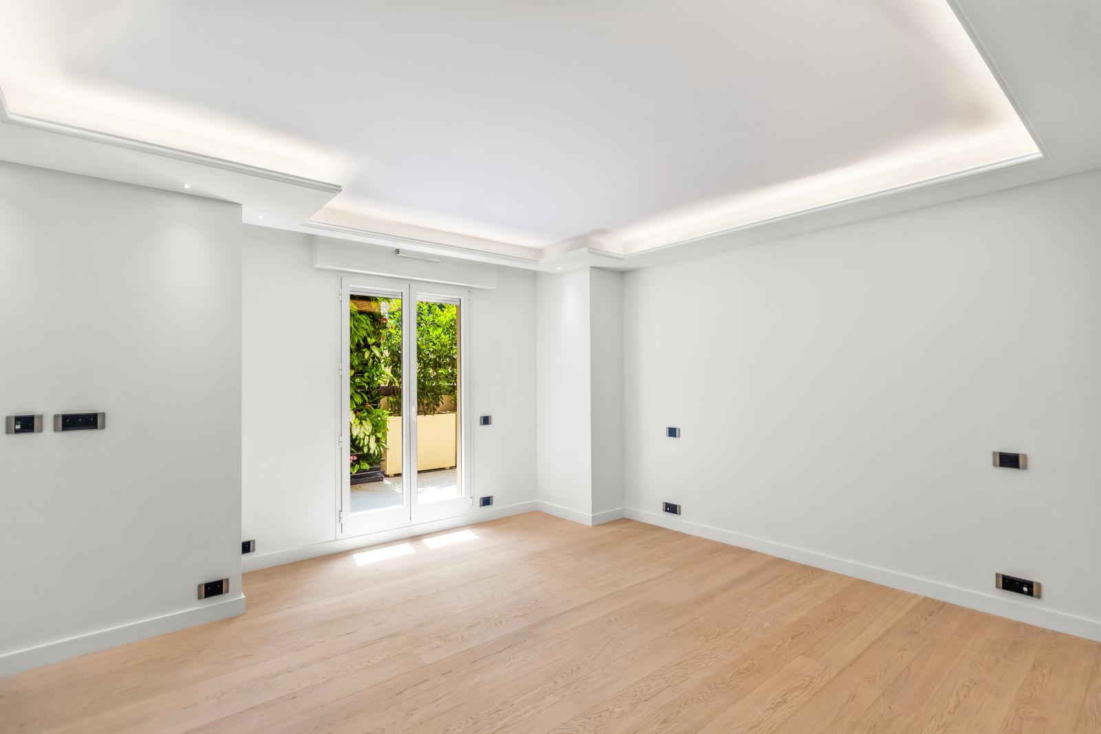 Résidence du Métropole – Élégant appartement de prestige de 3 chambres au cœur du Carré d’Or
