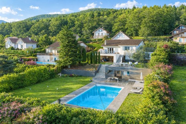 House for sale in Genolier, Switzerland