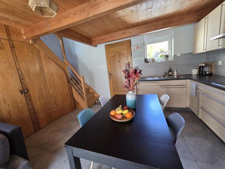 Maisonnette indépendante 2.5 pces avec terrasse et place de parc
