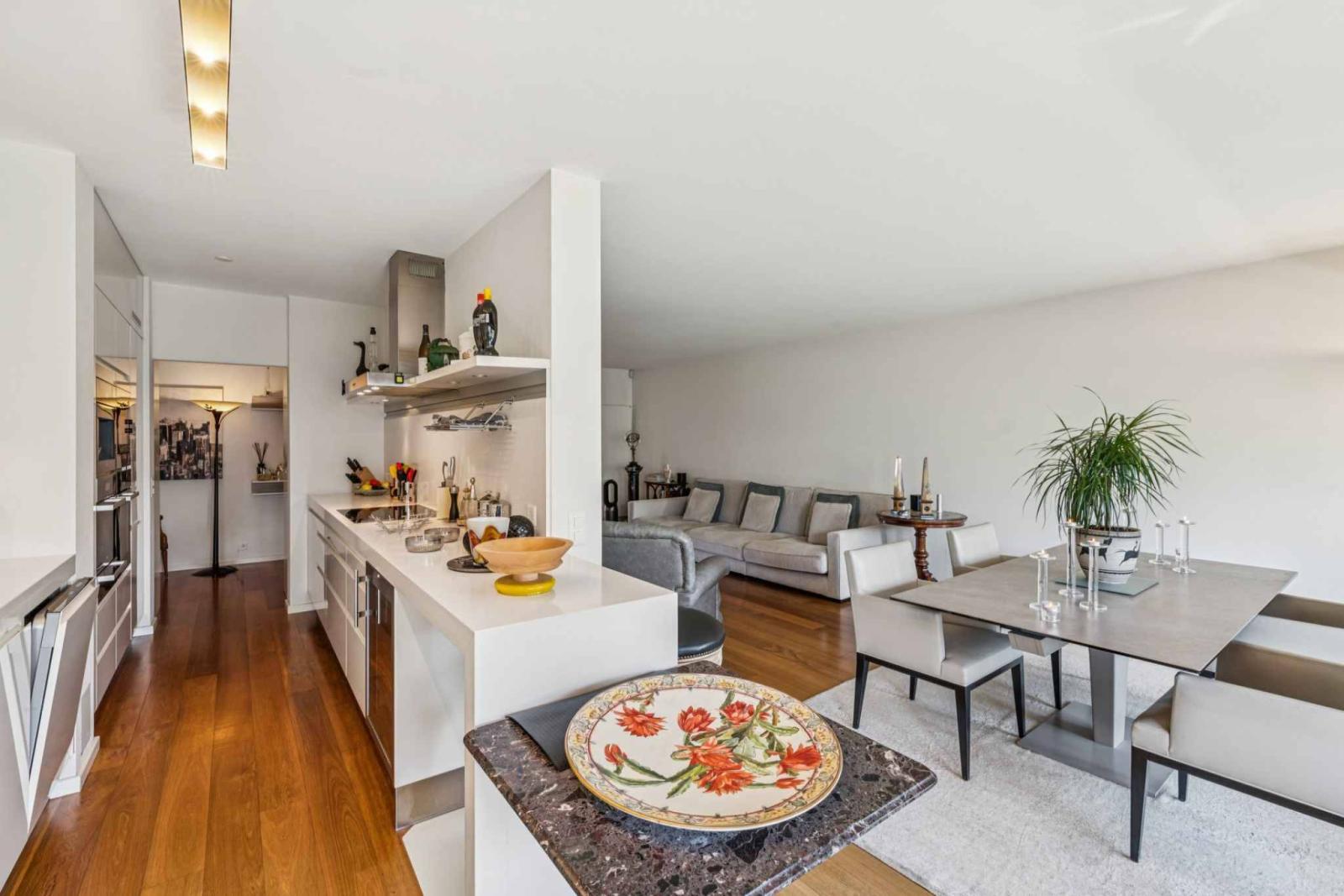 En exclusivité ! Bel appartement traversant en étage élevé