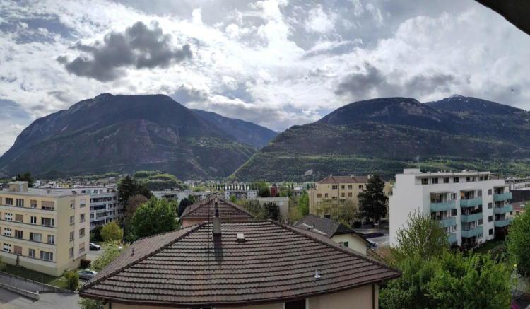 Bel appartement lumineux de 3.5 pièces au 4ème et...