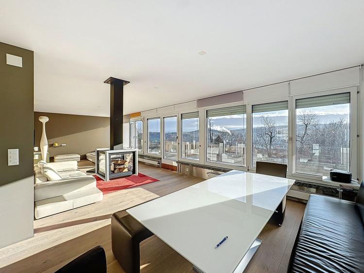 Appartement en attique 5.5 pièces avec terrasse