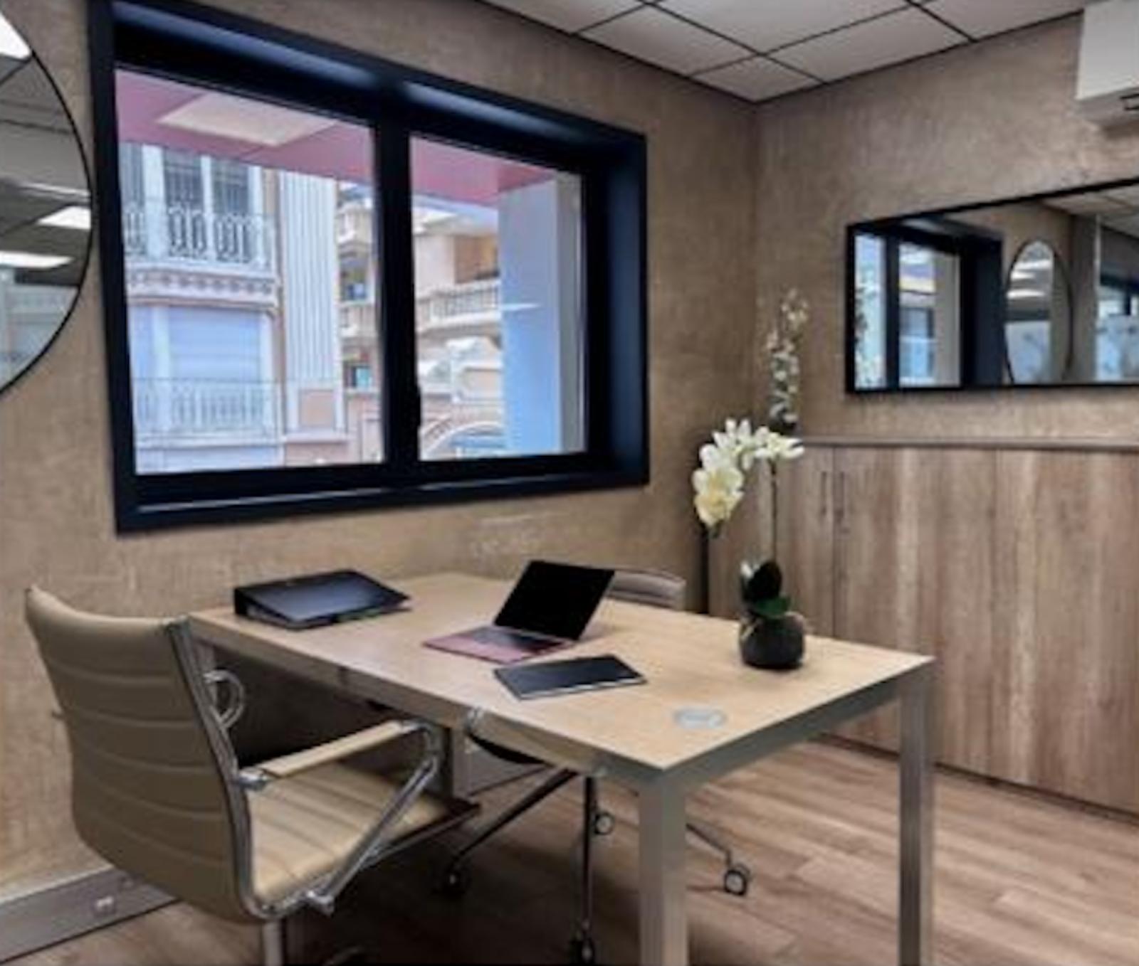 SAINT ROMAN : bureau de 9 m2 à louer