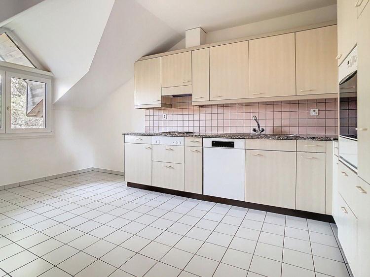 3,5 pièces avec cachet, balcon ensoleillé proche du centre de Fribourg