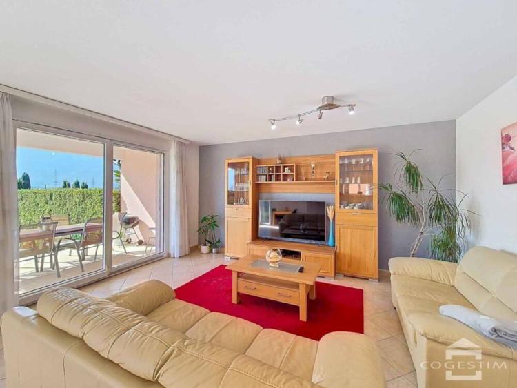 Villa mitoyenne 5.5 pièces avec jardin plein sud et vue imprenable sur les Alpes