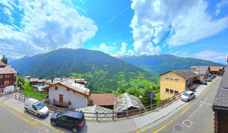 Charmant appartement avec terrasse, vue panoramique et garage à...