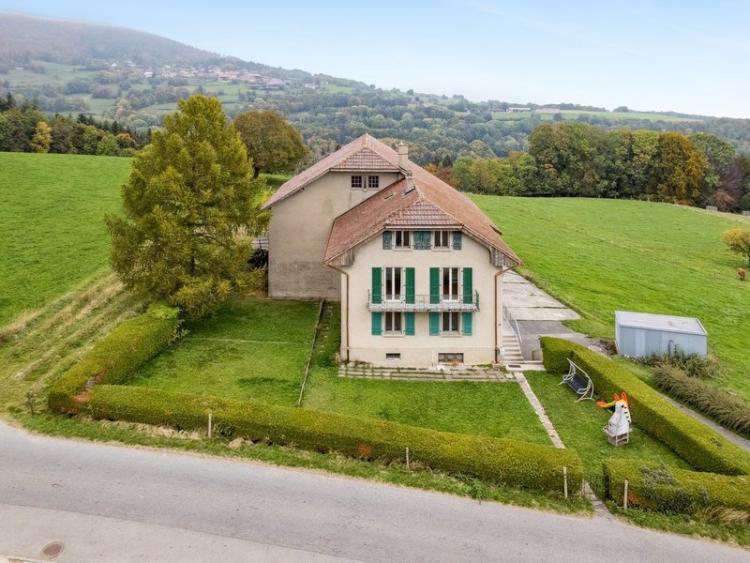 Maison de caractère avec vue sur la plaine de l'Orbe