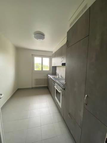 Appartement 3 pièces avec balcon à Areuse