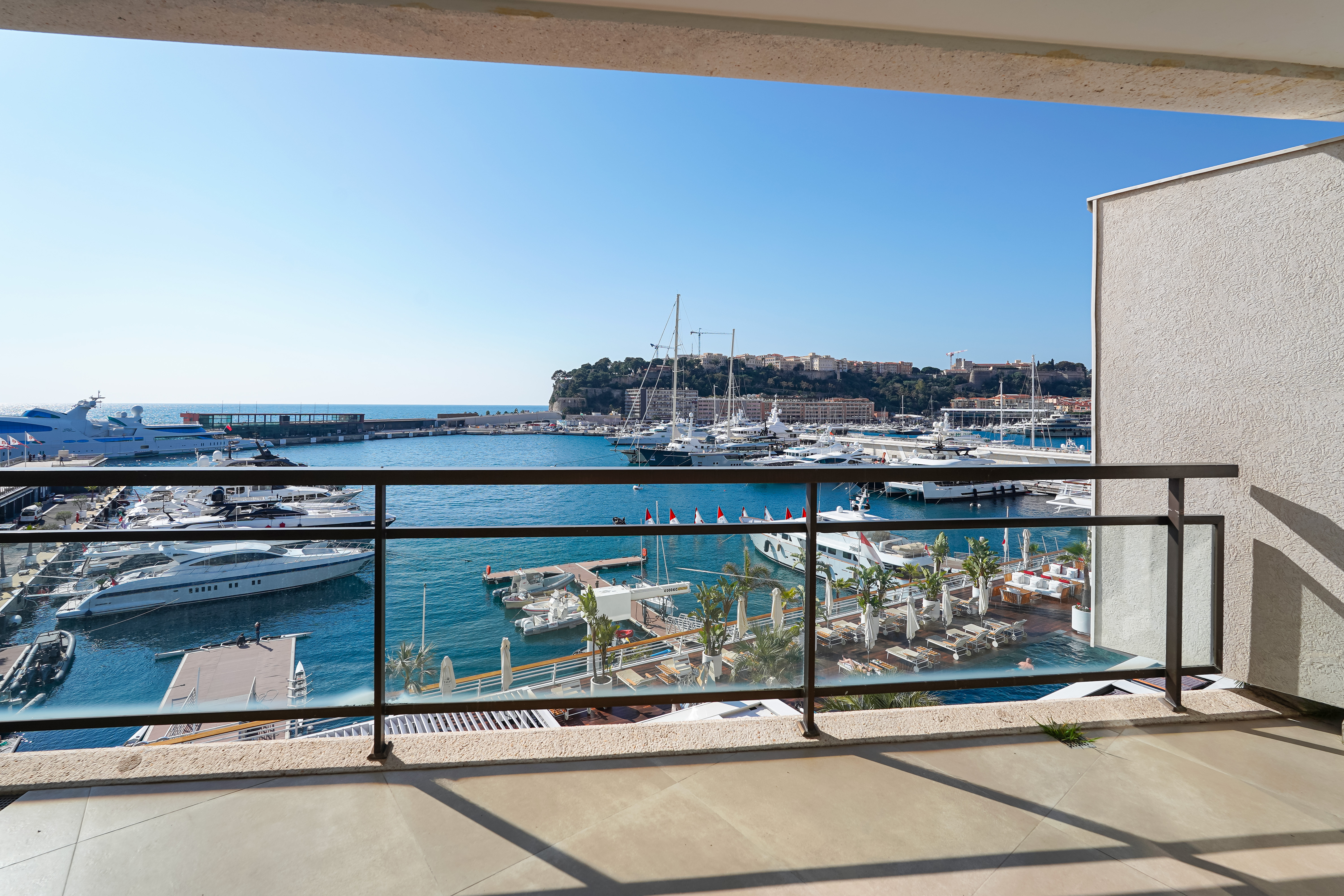 HLId1_loggia-chambre-master-mc-star-barnes-valeri-agency-monaco-1773919069.jpg