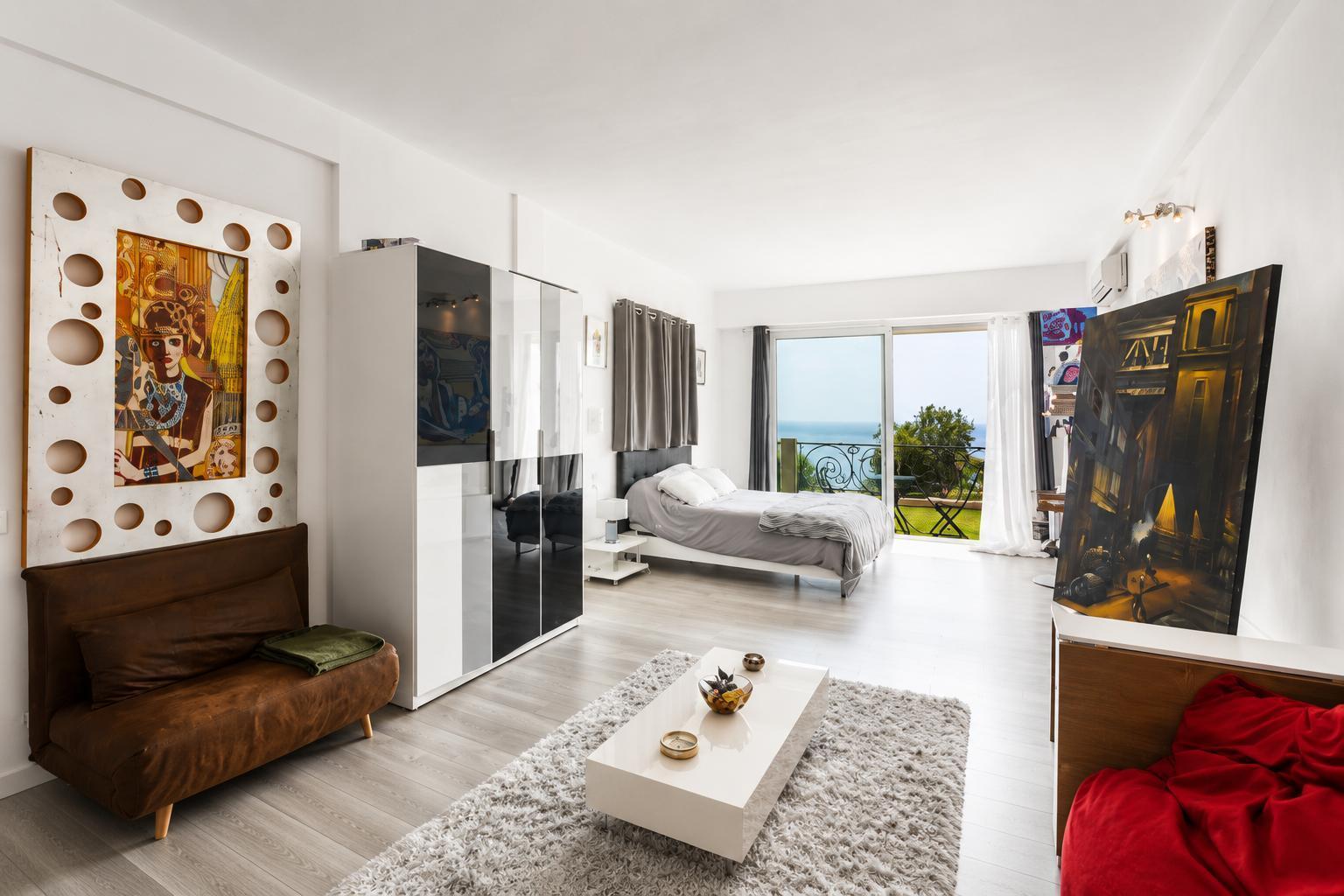 Villa D 'exception Eze vue mer, proche Monaco avec terrain constructible
