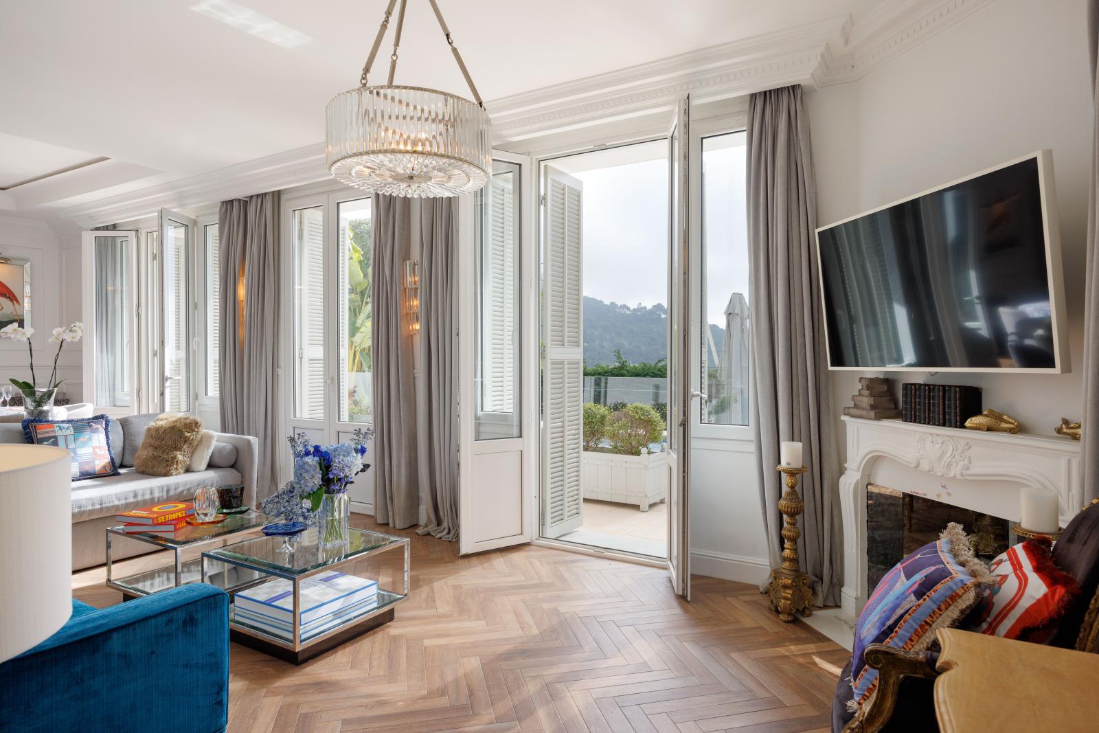 Villa de luxe avec vue sur la mer à louer à Èze | Vue panoramique et piscine