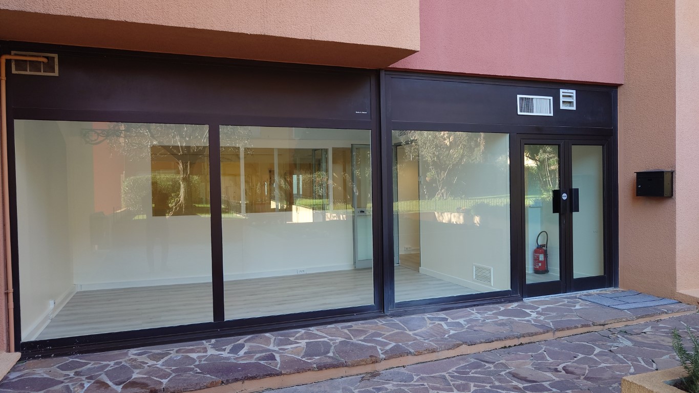 HSwt8_vitrine-moyen--1677060307.jpg