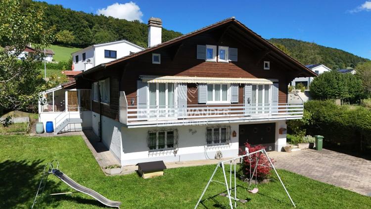 Maison de 8 pièces sur une grande parcelle à vendre à Movelier
