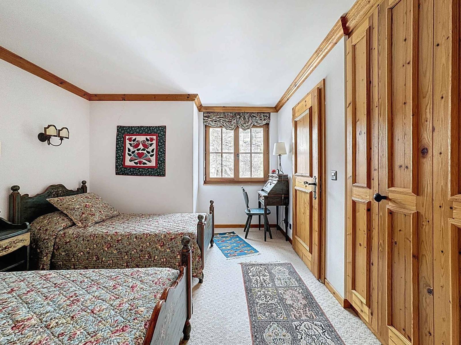 MAGNIFIQUE DUPLEX/ATTIQUE DE 6.5 PIÈCES AU CENTRE AVEC TRÈS BELLE VUE