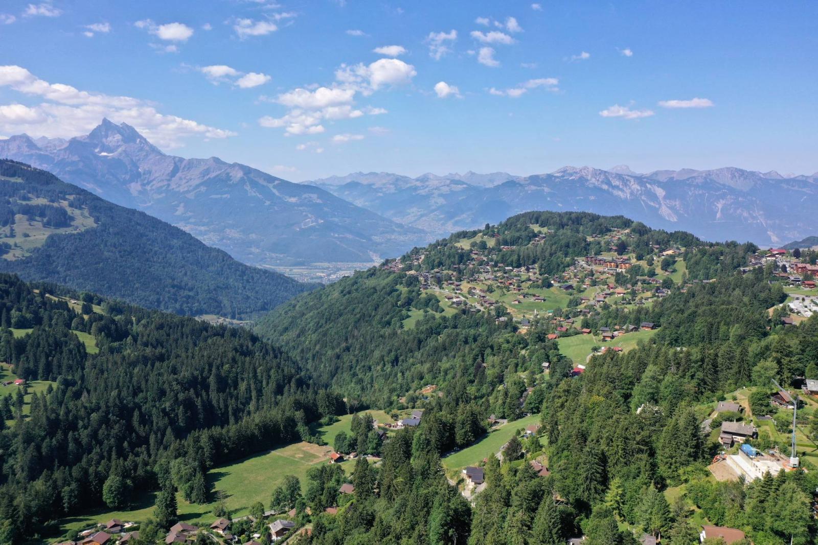 Somptueux chalet avec piscine et vue imprenable sur les Dents-du-Midi