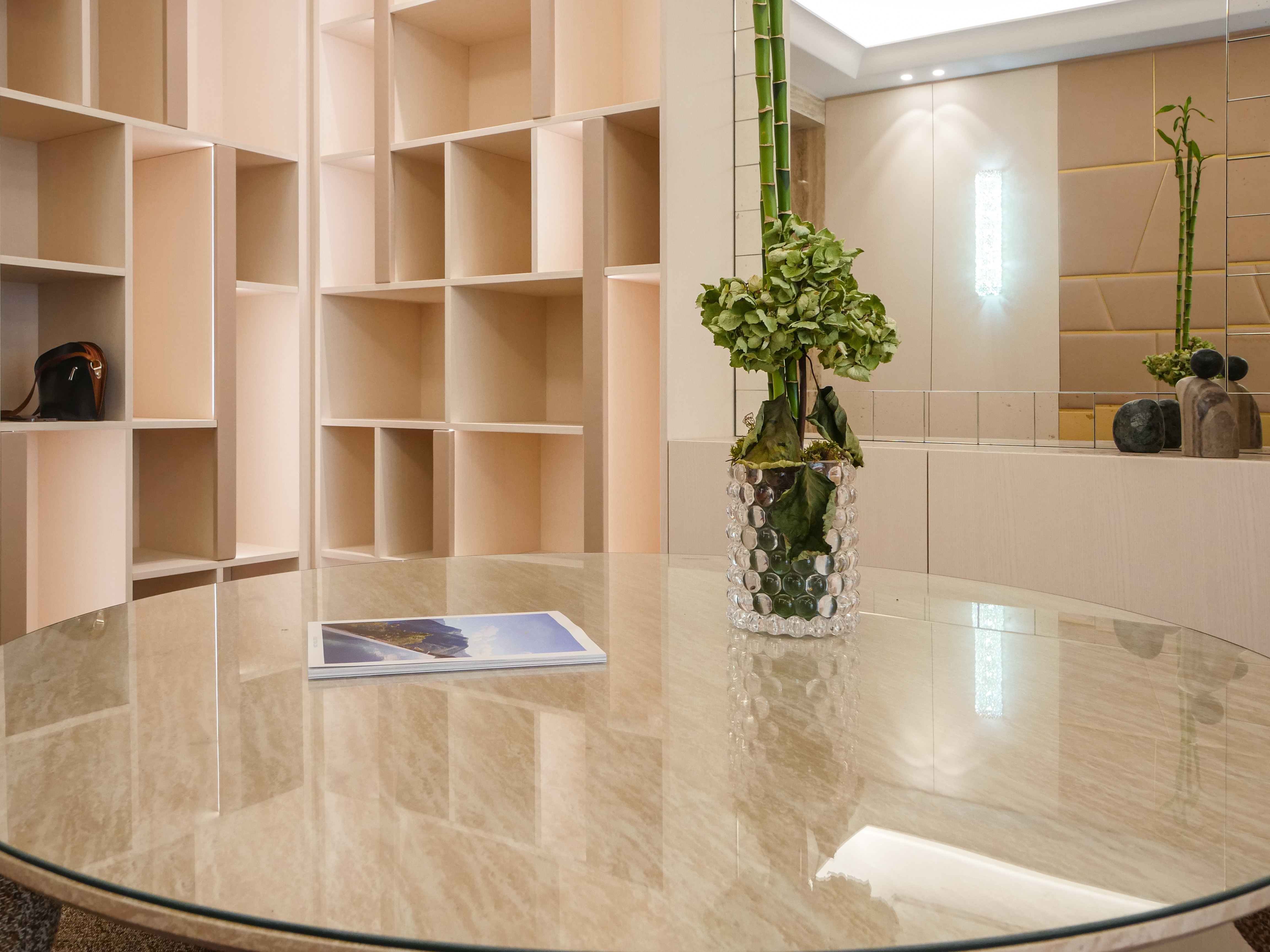 I7jBv_table-1722951755.jpg